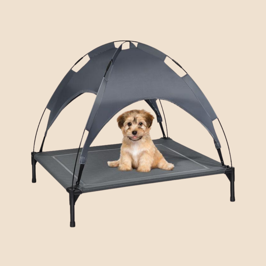 Honden ligbed met zonnedak